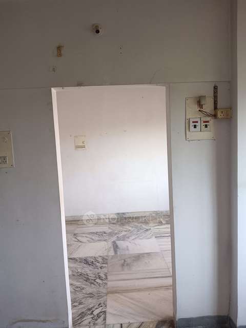 1 BHK Flat In Mahalaxmi Co-op Housing Society Ltd For Sale  In Dahisar East