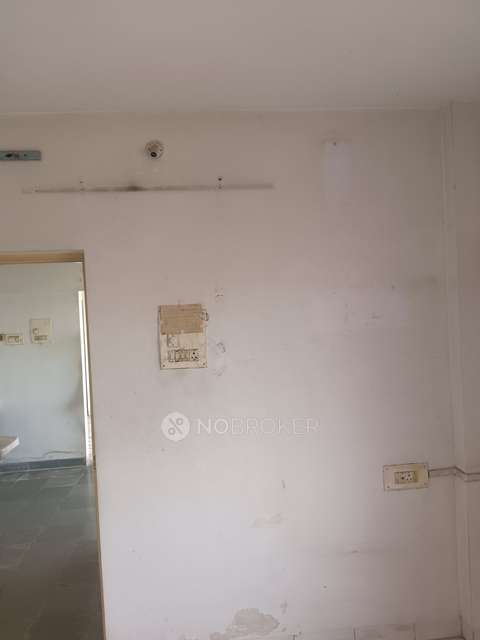 1 BHK Flat In Mahalaxmi Co-op Housing Society Ltd For Sale  In Dahisar East