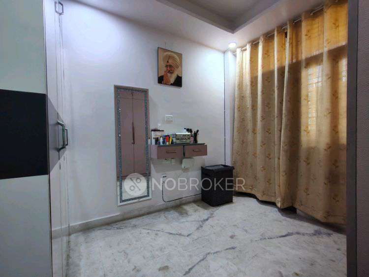 4+ BHK House For Sale  In 40b, New, Kundan Nagar, Laxmi Nagar, Delhi, 110092, India