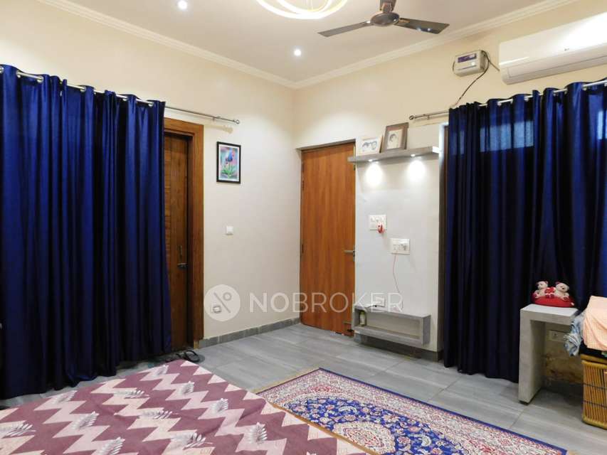 4+ BHK House For Sale  In Vasundhara