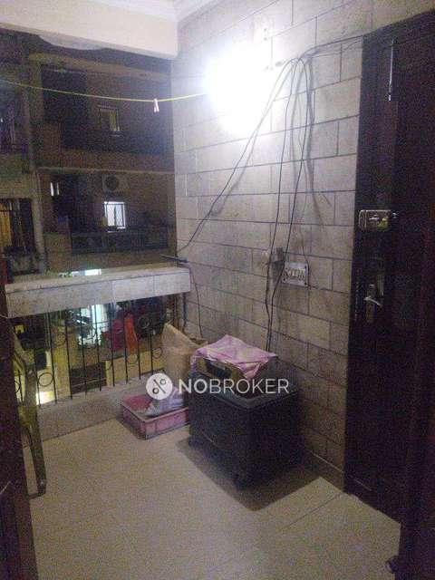 2 BHK Flat In Vinoba Puri For Sale  In Lajpat Nagar