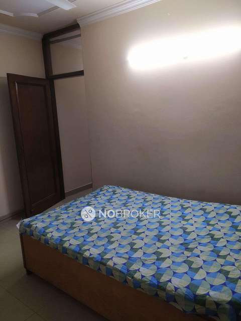 2 BHK Flat In Vinoba Puri For Sale  In Lajpat Nagar