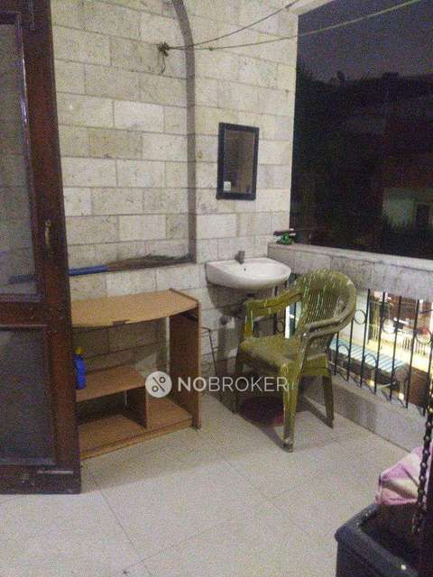 2 BHK Flat In Vinoba Puri For Sale  In Lajpat Nagar