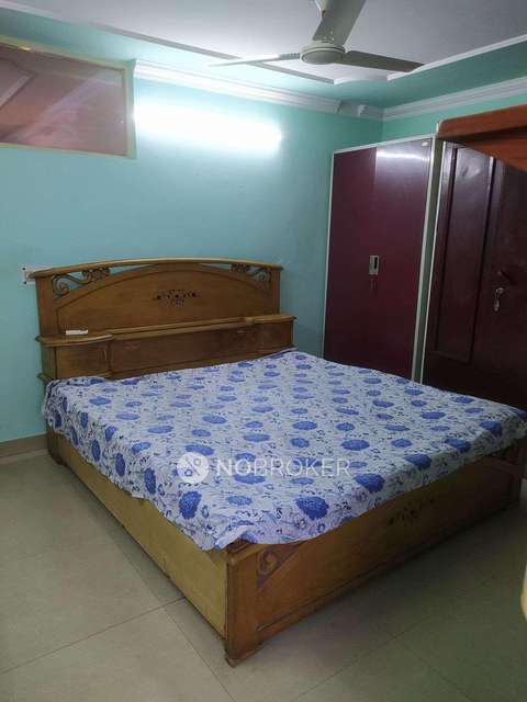 2 BHK Flat In Vinoba Puri For Sale  In Lajpat Nagar