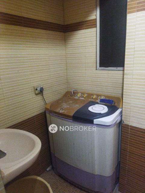 2 BHK Flat In Vinoba Puri For Sale  In Lajpat Nagar