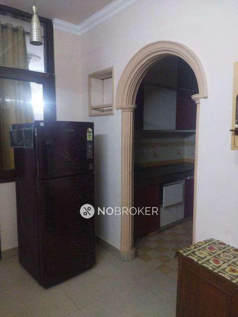 2 BHK Flat In Vinoba Puri For Sale  In Lajpat Nagar