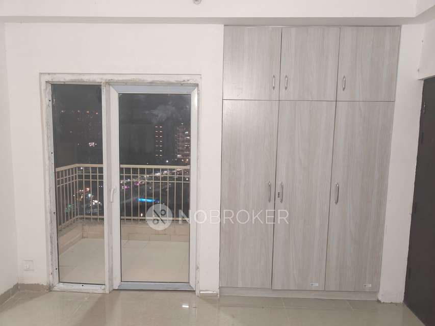 2 BHK Flat In Ajnara Homes for Rent  In Sector 16b,