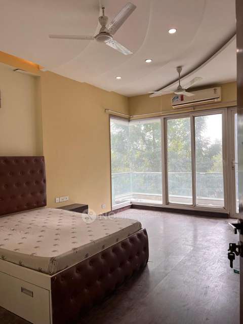 Single Room for Male In 3 BHK  In Sector 57