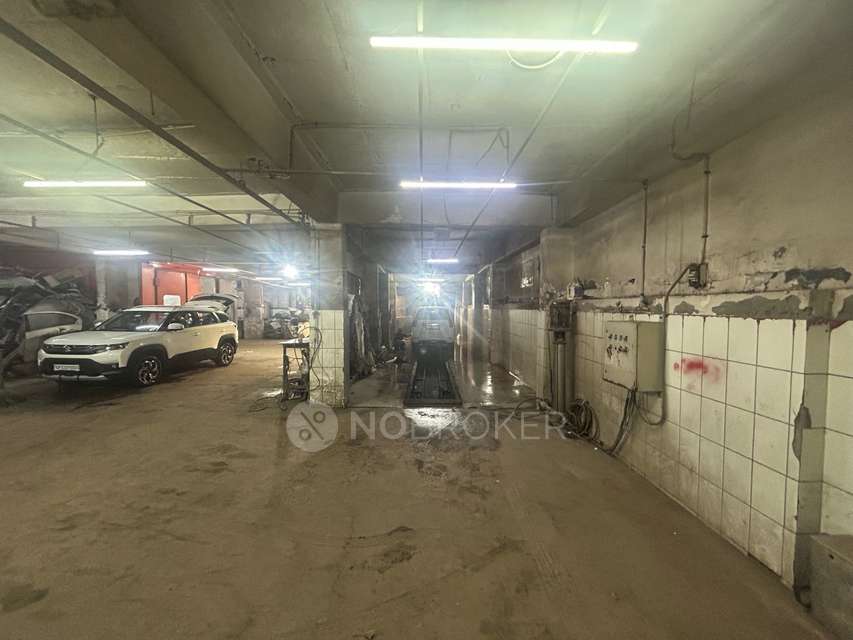 Industrial Building in Kirti Nagar Industrial Area, Delhi for Rent 