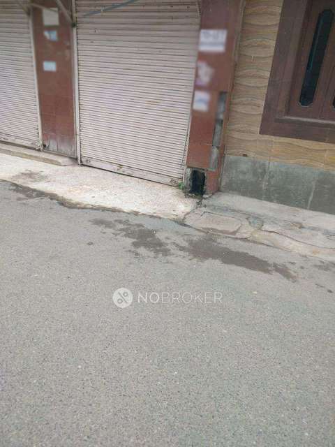 Shop in Janakpuri, Delhi for Rent 