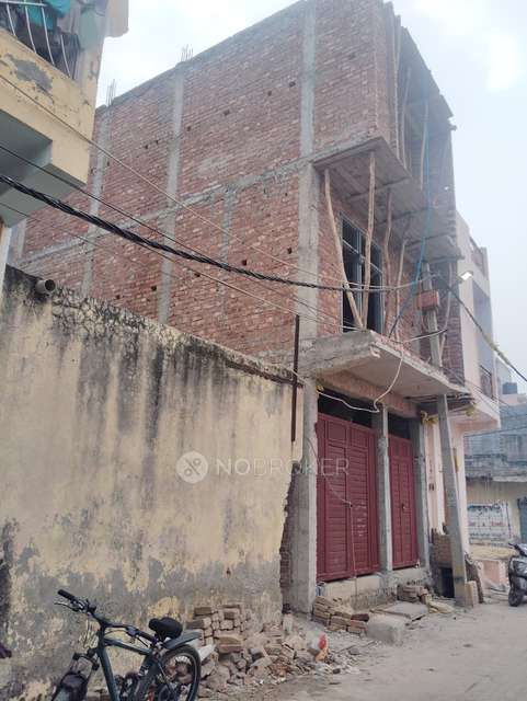 Plot For Sale  In Plot C With 2 Room Set  In Vikaspuri