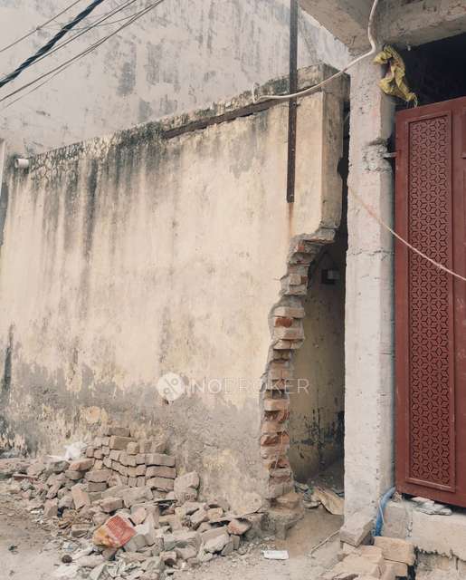 Plot For Sale  In Plot C With 2 Room Set  In Vikaspuri