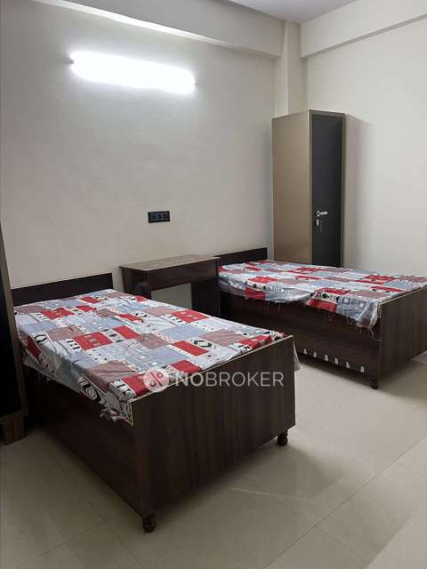 PG for Boys in Sector 18