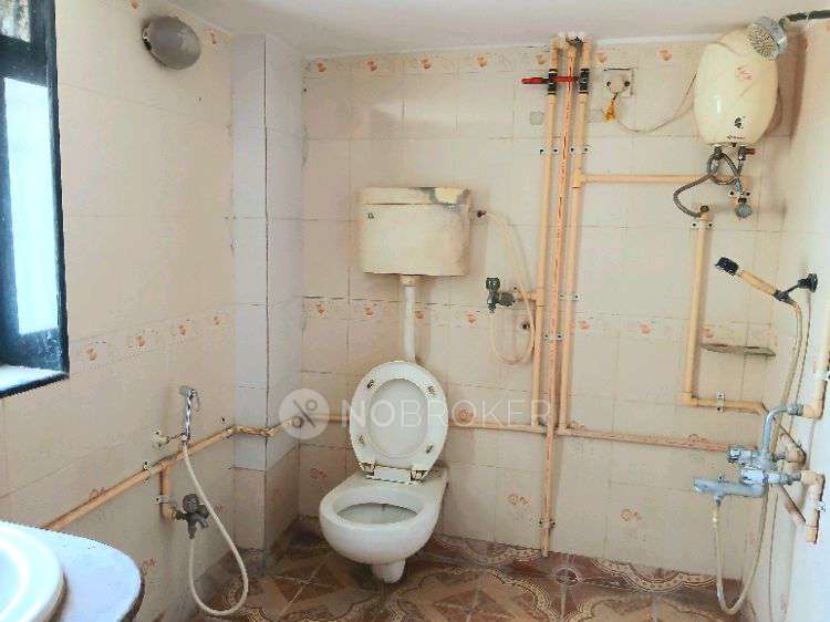 2 BHK Flat In Juhu Sheetal Chs For Sale  In Juhu  