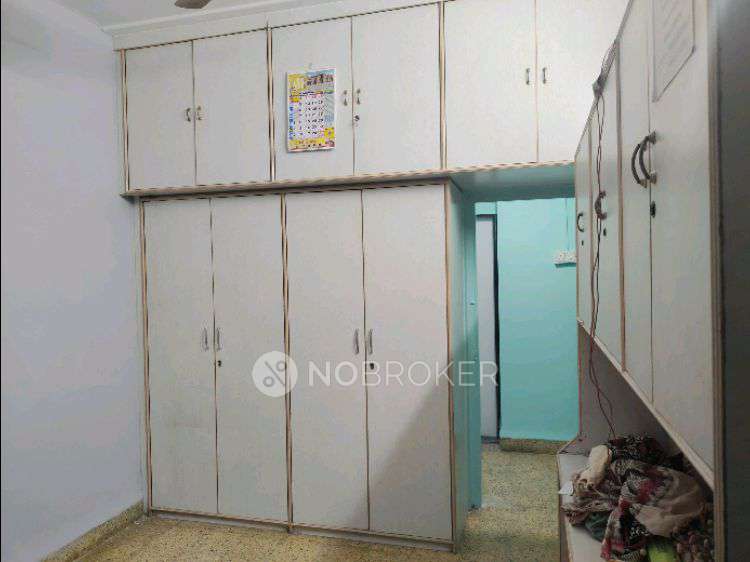 2 BHK Flat In Gita Society for Rent  In Camp