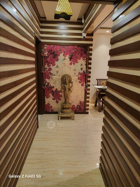 4 BHK Flat In New Purshottam Co-operative Housing Societ For Sale  In Bandra West