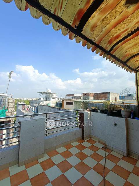 2 BHK Flat In Shyam Kunj For Sale  In Mahavir Enclave