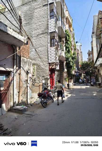 Godown/Warehouse in Nathu Colony, Shahdara, Delhi for sale 