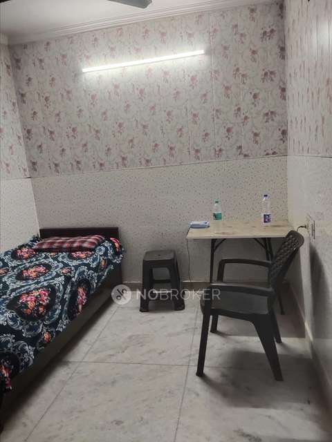 Single Room for Male In 2 BHK  In Patel Nagar