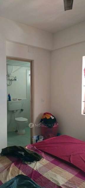 Shared Room for Female In 2 BHK  In Neelkamal Apartment, Kazhipattur In Neel Kamal Appartments