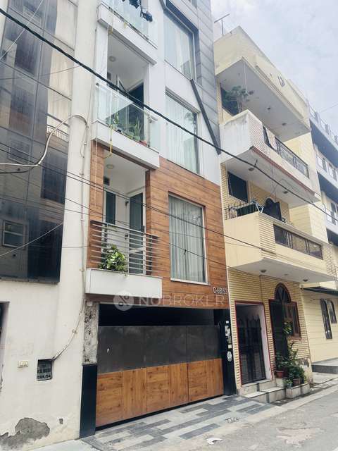 2 BHK Flat In C6b Janakpuri For Sale  In Janakpuri