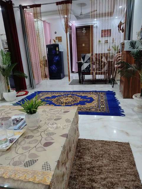 Single Room for Female In 3 BHK  In Standalone Building  In Chhatarpur