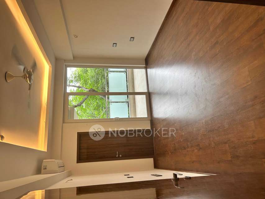 4+ BHK Flat For Sale  In L161b, 2, Dlf City Phase 3 Rd