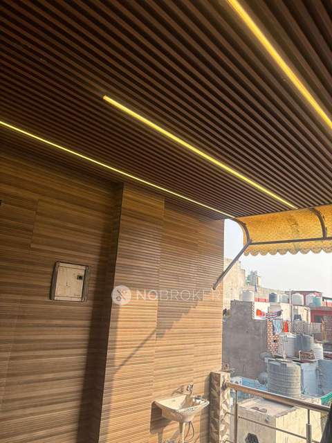 4+ BHK Flat For Sale  In Razapur Khurd