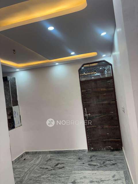 4+ BHK Flat For Sale  In Razapur Khurd