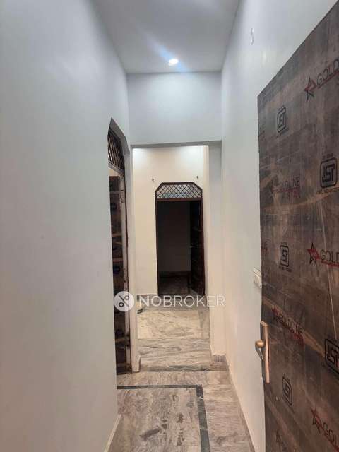 4+ BHK Flat For Sale  In Razapur Khurd