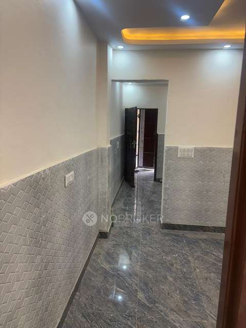 4+ BHK Flat For Sale  In Razapur Khurd