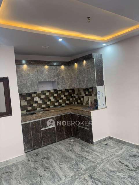 4+ BHK Flat For Sale  In Razapur Khurd