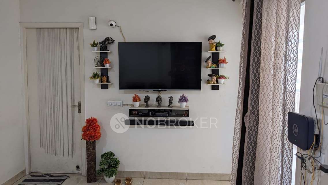 2 BHK Flat In Gaur City 7th Avenue for Rent  In Sector 4, Greater Noida
