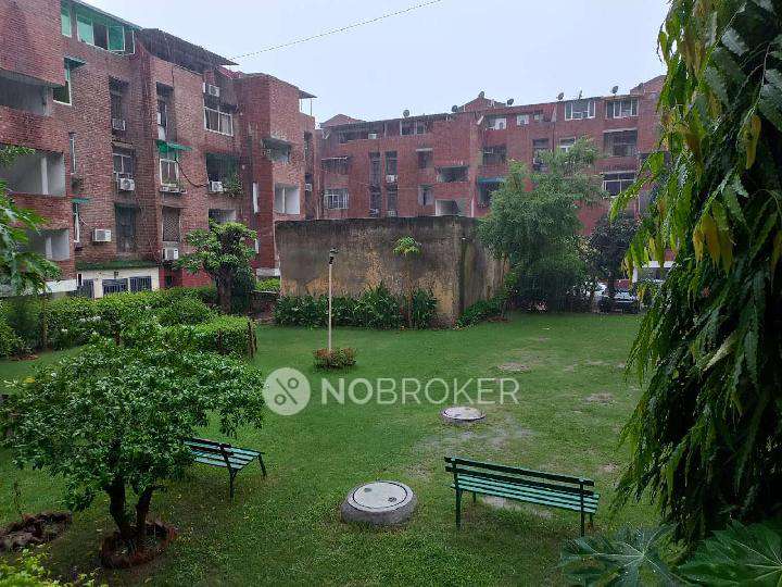 Shop in  Vasundhara Enclave, Delhi for Rent 