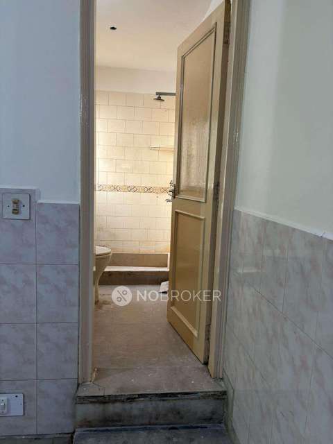 2 BHK Flat In Apna Enclave For Sale  In Sector 3