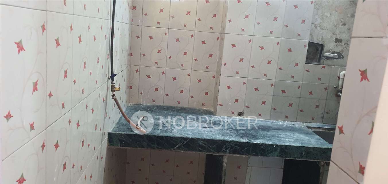 1 BHK Flat In Parasmani Cooperative Housing Society for Rent  In Borivali West