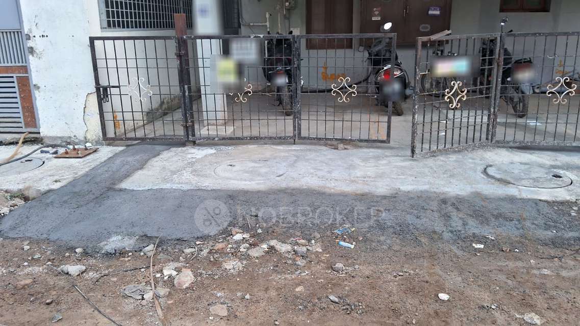 2 BHK Flat In Apartment For Sale  In Thoraipakkam