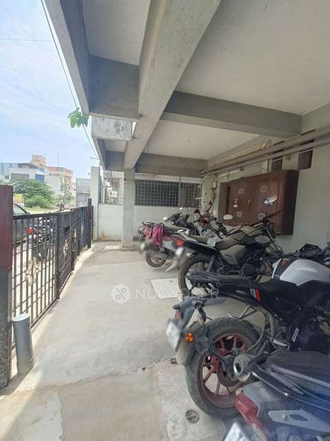 2 BHK Flat In Apartment For Sale  In Thoraipakkam