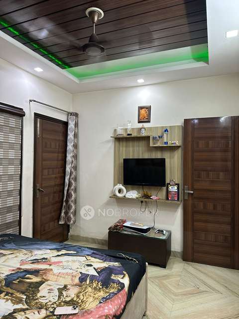 3 BHK Flat In Sb For Sale  In Rohini