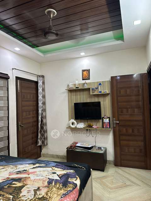 3 BHK Flat In Sb For Sale  In Rohini
