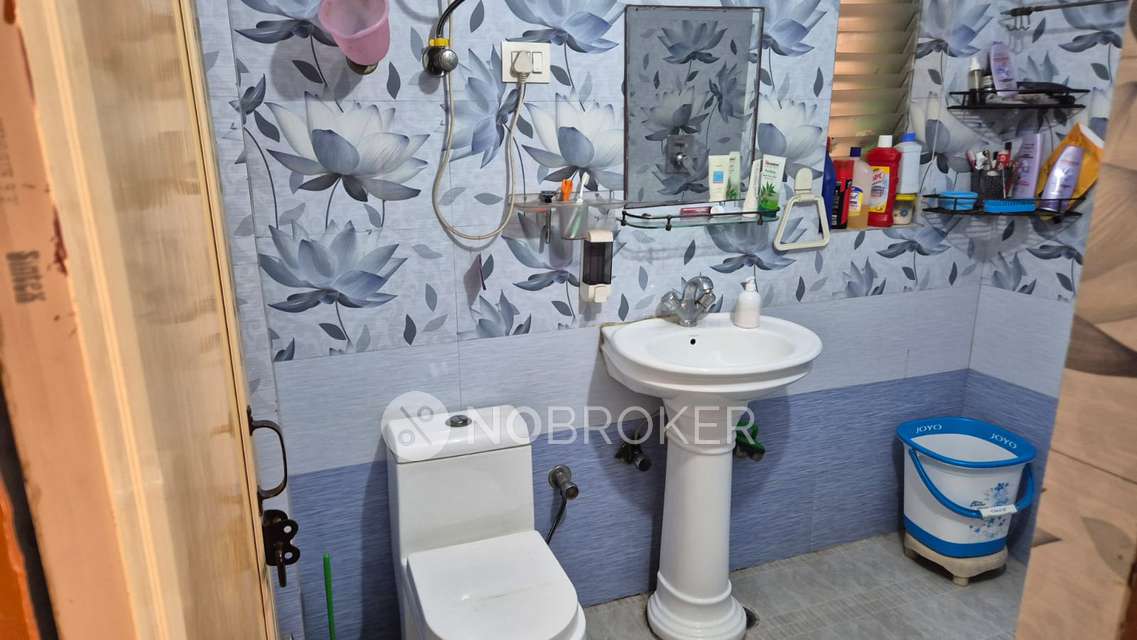 2 BHK Flat In Golden Heights Delhi, Sector 12 Dwarka, New Delhi For Sale  In Sector 12 Dwarka, New Delhi