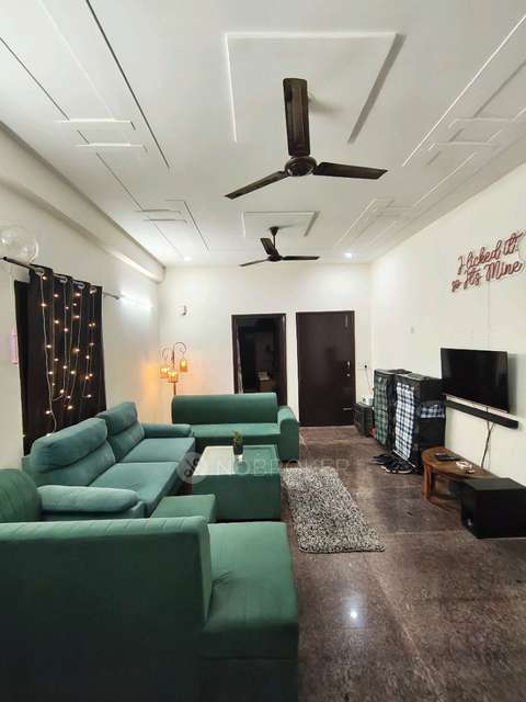 Single Room for Male In 2 BHK  In Sector 52
