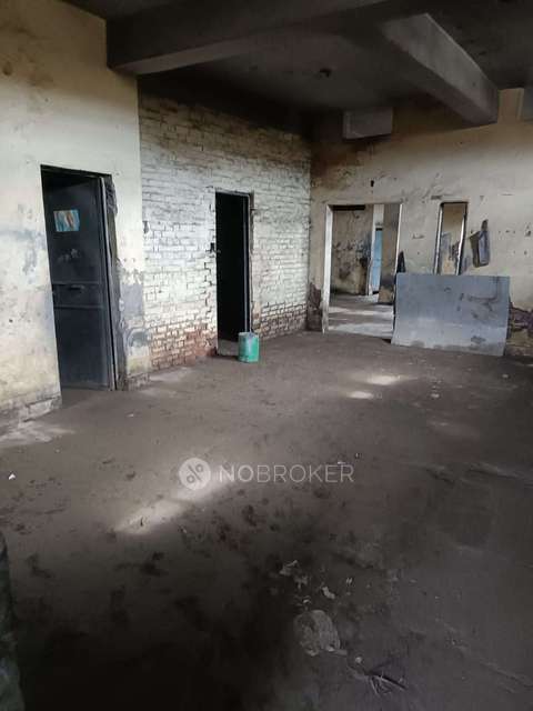Godown/Warehouse in Pavi Sadakpur, Delhi for Rent 