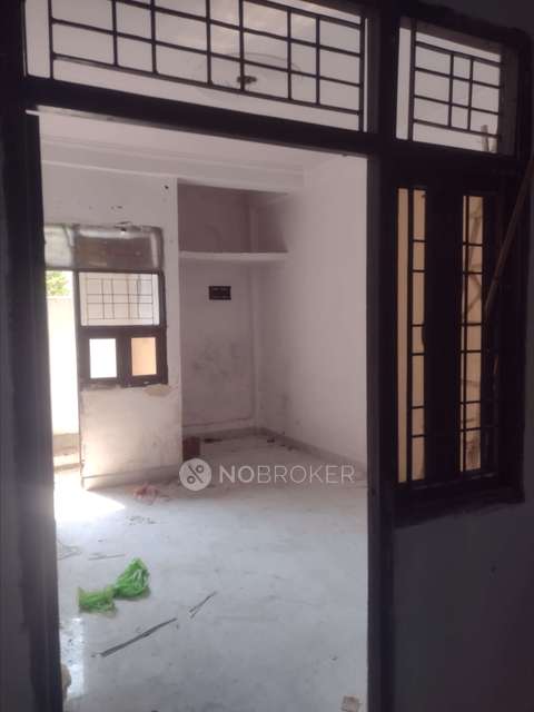 2 BHK Flat for Rent  In Ssector 107