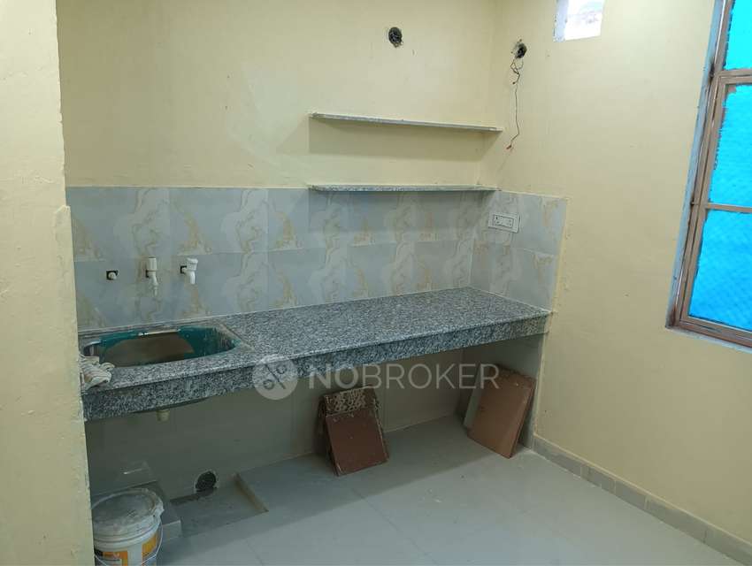 1 BHK Flat In Smarpankunj For Sale  In Dashrath Puri