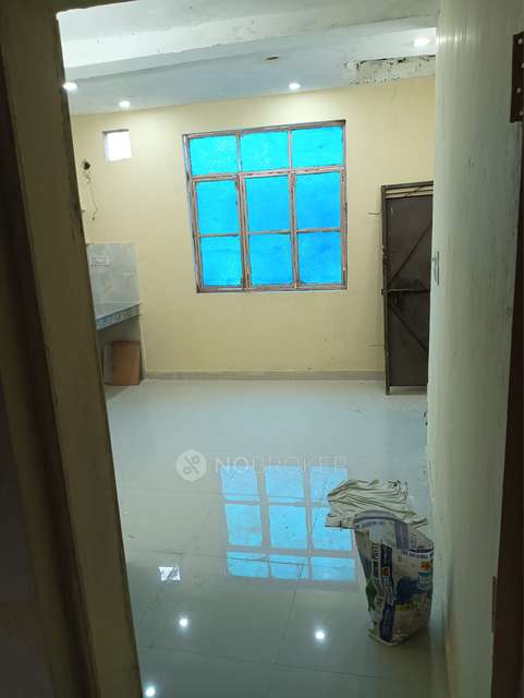 1 BHK Flat In Smarpankunj For Sale  In Dashrath Puri