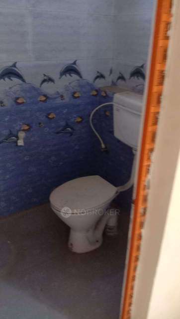 4 BHK Flat In Sandalone Building For Sale  In Yellamma Banda,