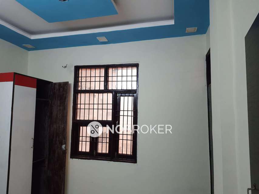 2 BHK Flat In Standalone Building  For Sale  In Rohini