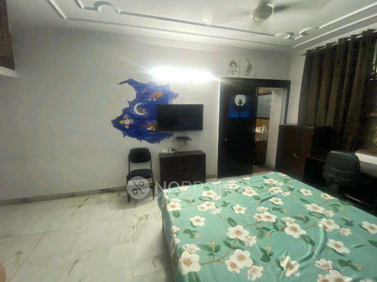 PG for Anyone in East Patel Nagar,