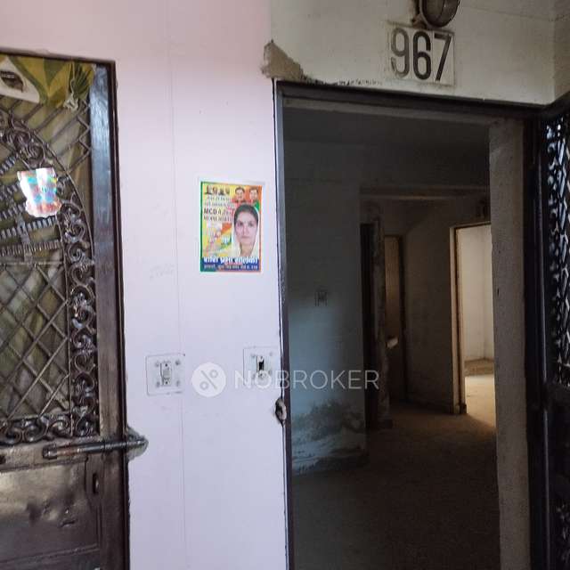 1 BHK Flat In Dda Flats Pocket D Loknayak Puram For Sale  In  Bakkarwala, New Delhi